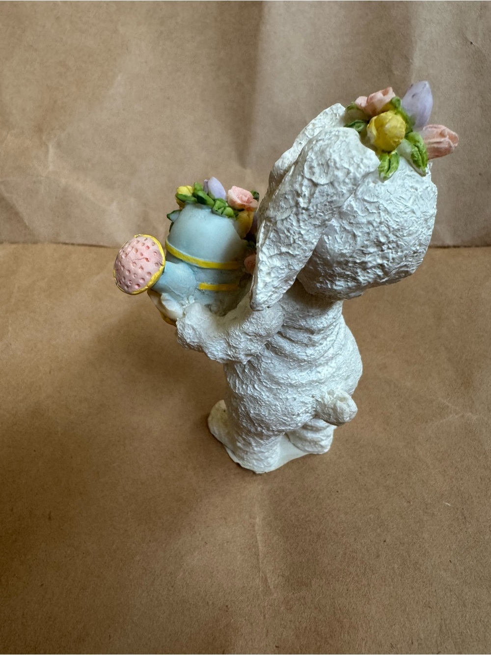 K’s  Vintage Collection White Bunny Figurine Holding Pastel Watering Can - - Picture 3 of 4